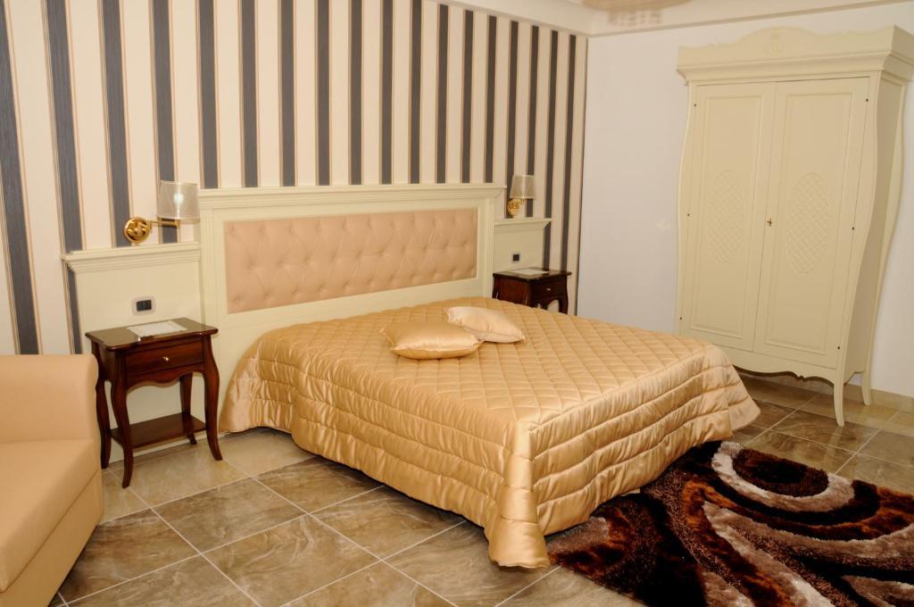 Regina Di Saba - Hotel Villa Per Ricevimenti Grottaminarda Bilik gambar