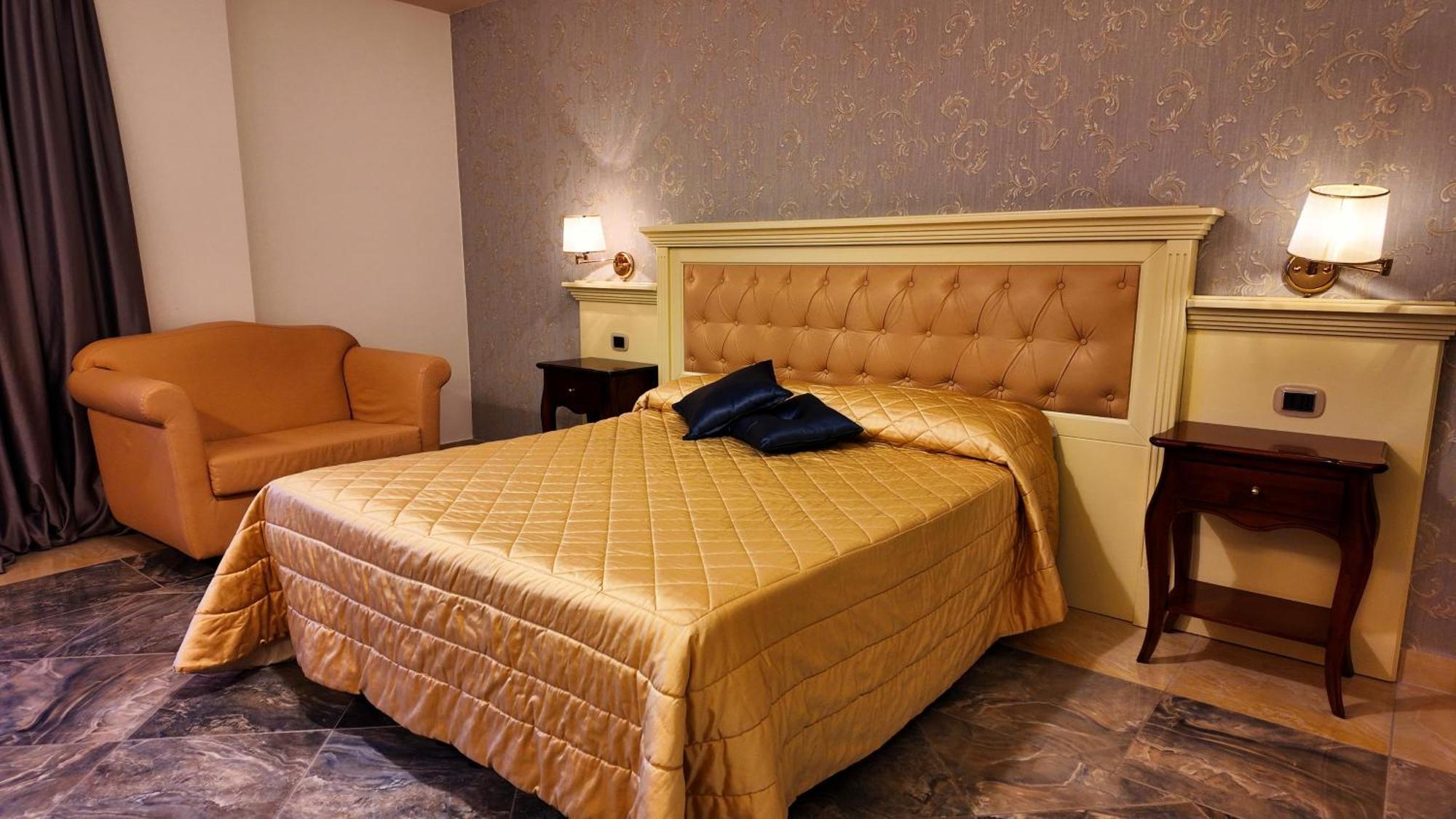 Regina Di Saba - Hotel Villa Per Ricevimenti Grottaminarda Luaran gambar