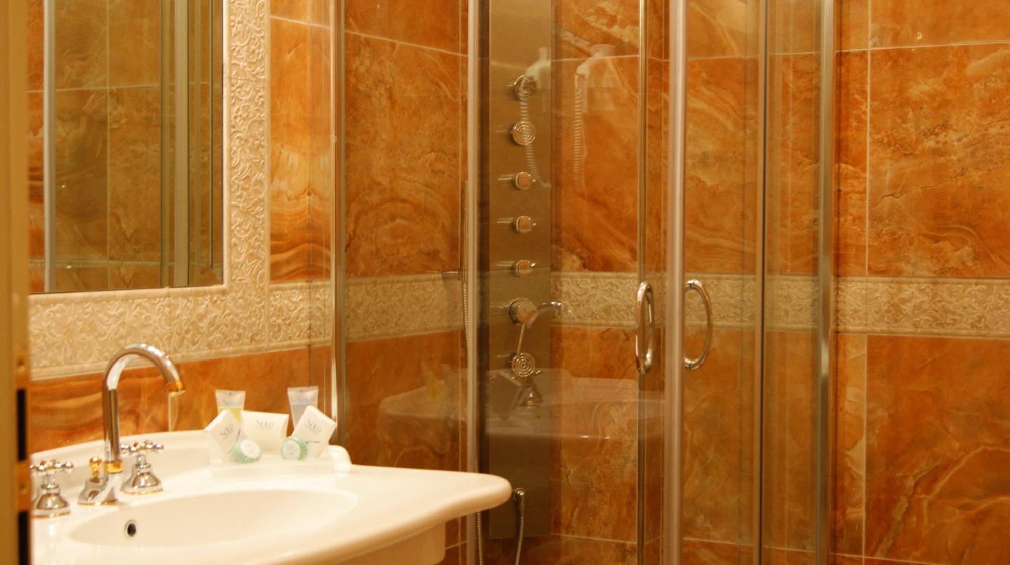 Regina Di Saba - Hotel Villa Per Ricevimenti Grottaminarda Luaran gambar